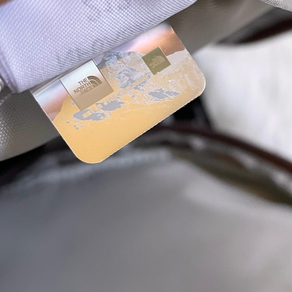 The North Face Women’s Borealis 27 Liter Backpack - Picture 9 of 12